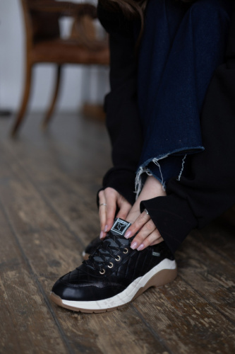 Женские кроссовки W9Q-6798C1 Black Pikolinos